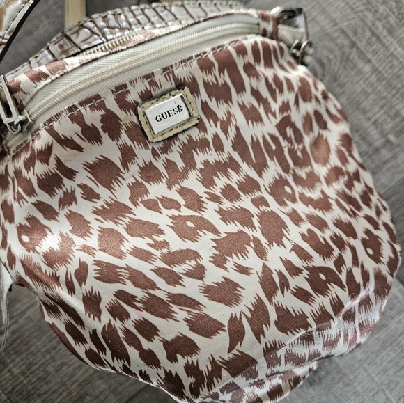 Y2K Guess Crossbody bag - Picture 4 of 4